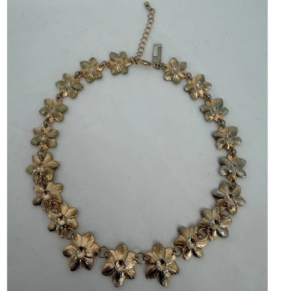 The Limited Gold Tone Floral Rhinestone Statement Collar Necklace Chic‎ 103-86